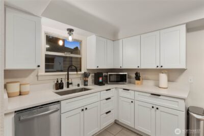 8731 13th Avenue NW, Seattle, WA 98117 - Photo 11