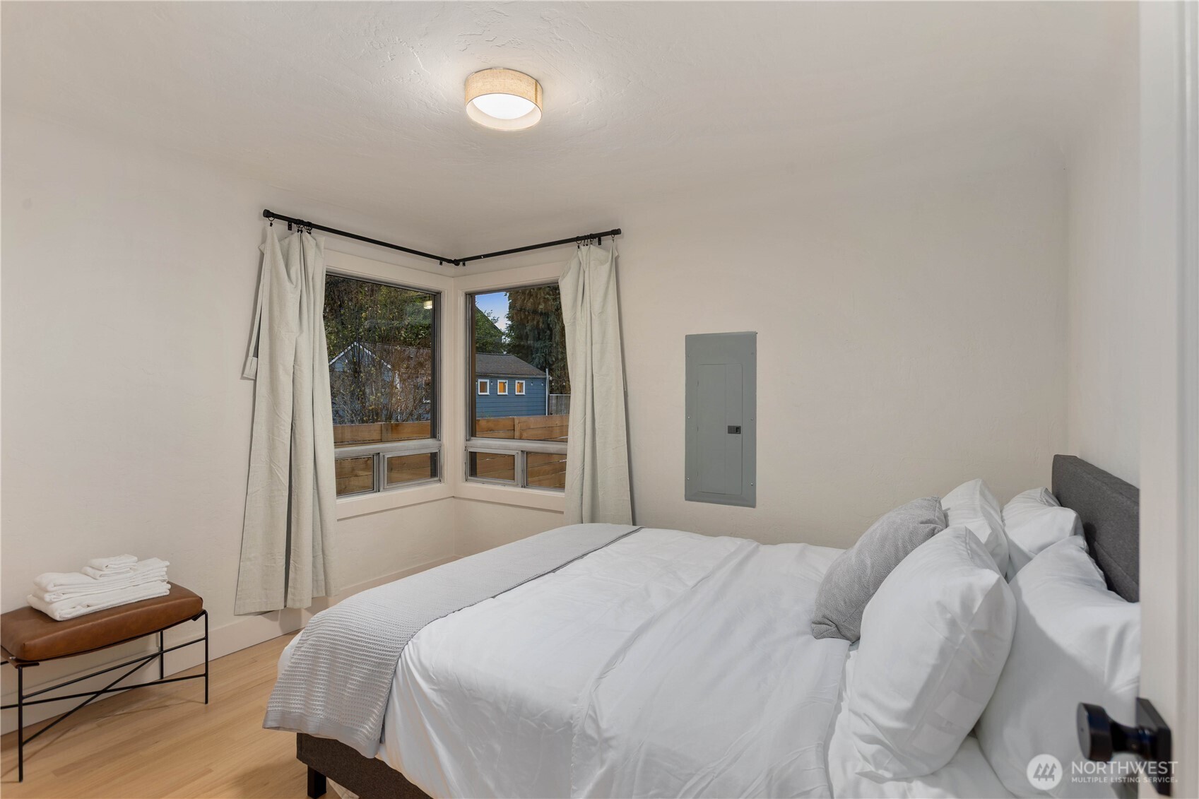 8731 13th Avenue NW, Seattle, WA 98117