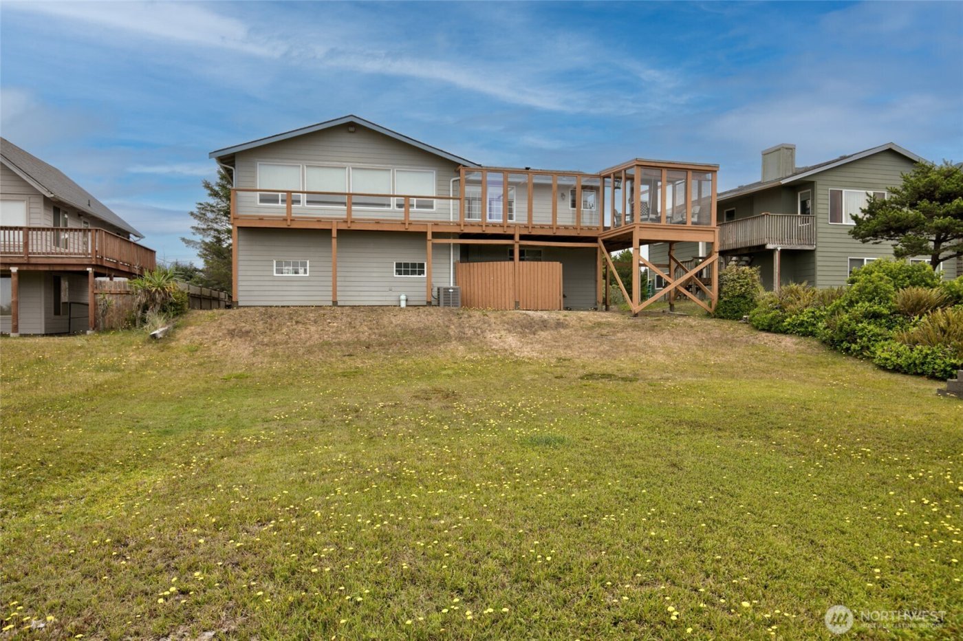 347 Sand Dune Avenue SW, Ocean Shores, WA 98569