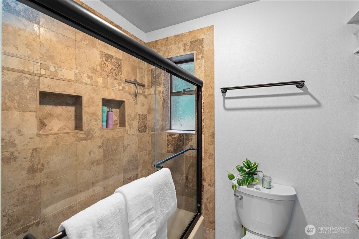 15457 256th Avenue SE, Issaquah, WA 98027