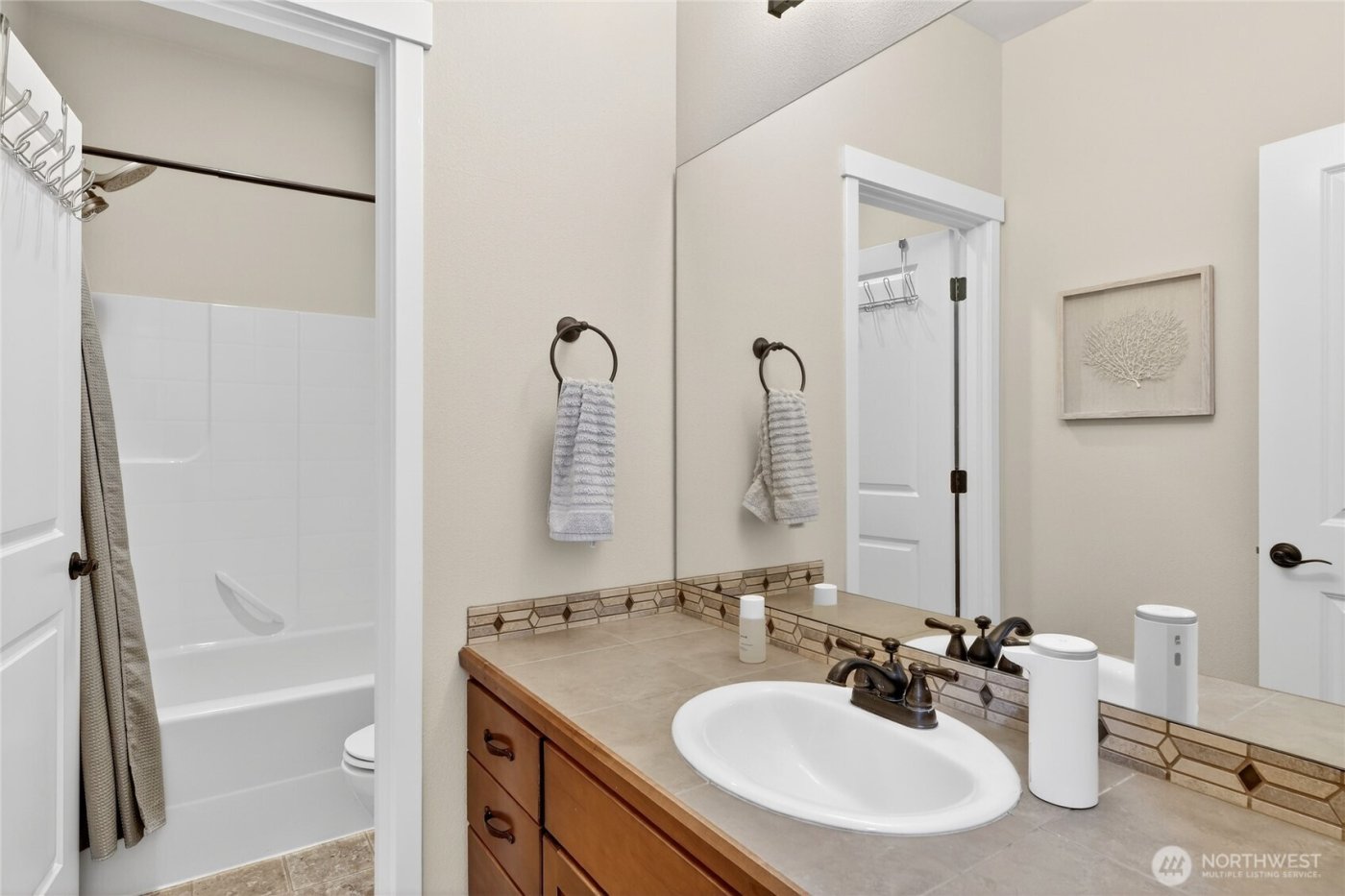 12235 15th Avenue SW, Burien, WA 98146