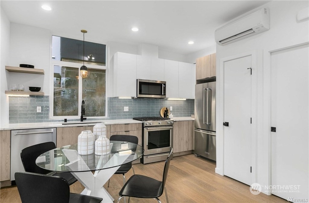 2408 Dexter Avenue N #B, Seattle, WA 98109