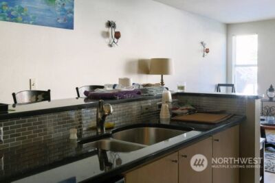 412 11th Avenue #203, Seattle, WA 98122 - Photo 2
