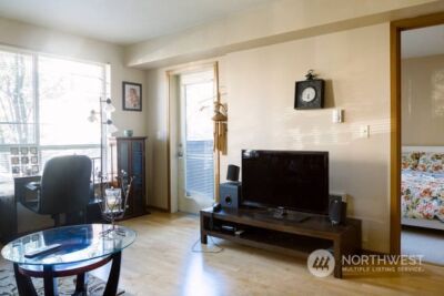 412 11th Avenue #203, Seattle, WA 98122 - Photo 4