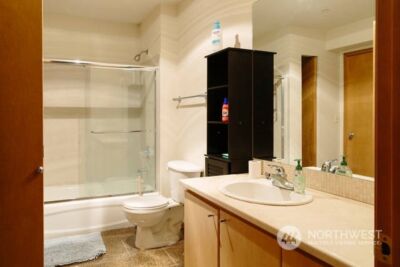 412 11th Avenue #203, Seattle, WA 98122 - Photo 10