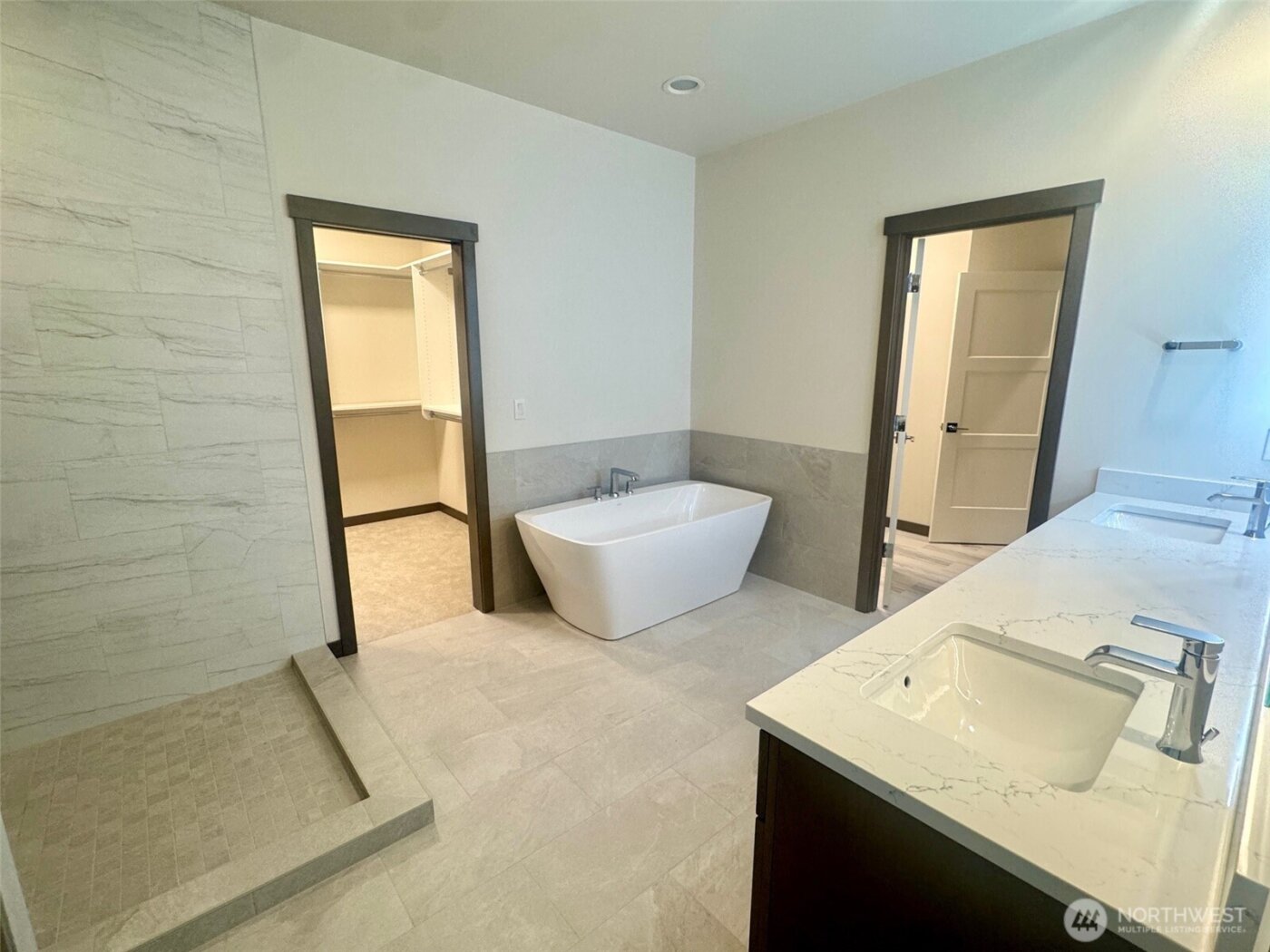9207 NE 175th Street #B, Bothell, WA 98011