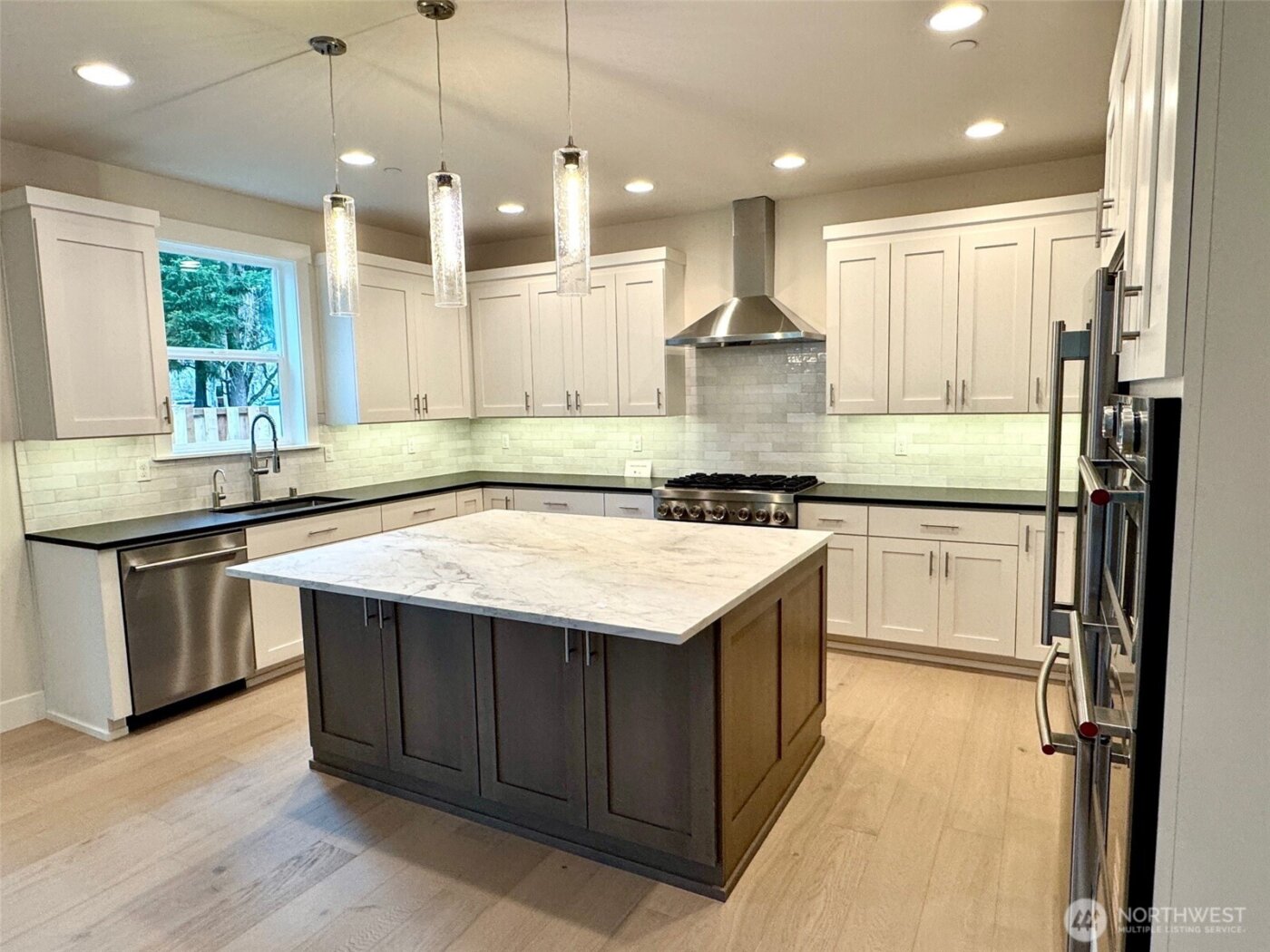 9207 NE 175th Street #B, Bothell, WA 98011