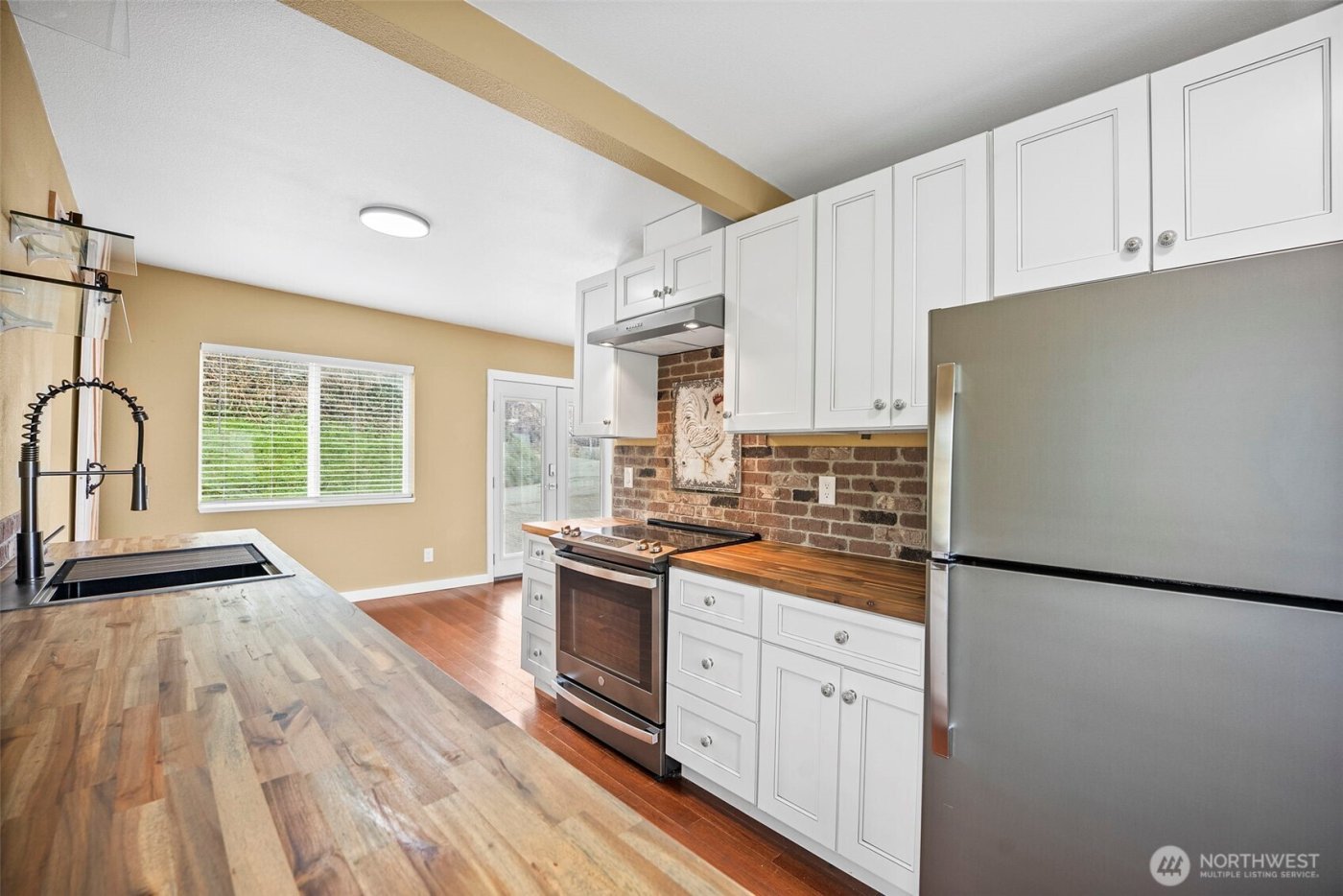 1805 Lawrence Street , Port Orchard, WA 98366