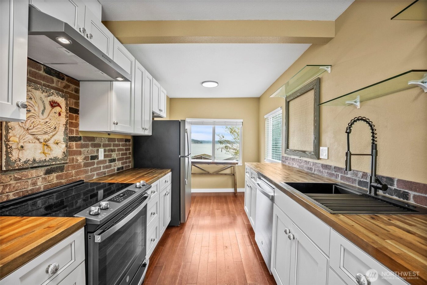 1805 Lawrence Street , Port Orchard, WA 98366