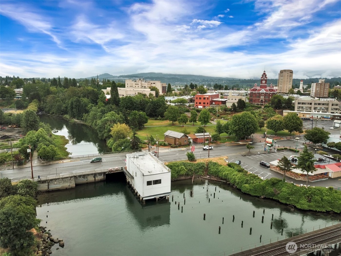 521 W Holly Street , Bellingham, WA 98225-3921