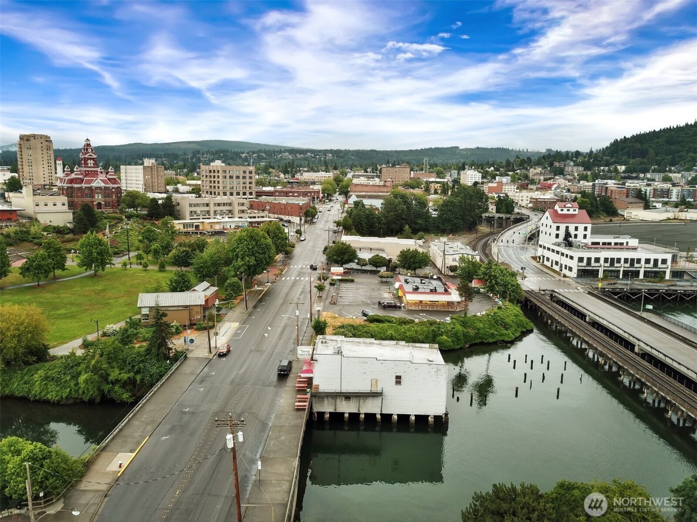 521 W Holly Street , Bellingham, WA 98225-3921