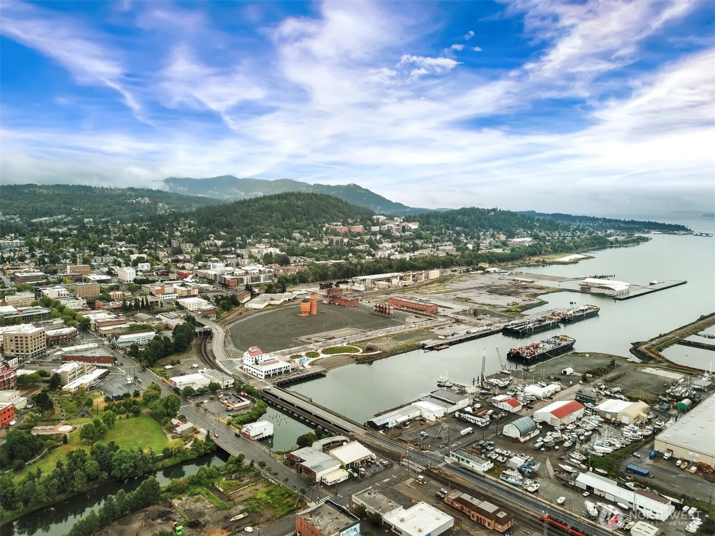 521 W Holly Street , Bellingham, WA 98225-3921