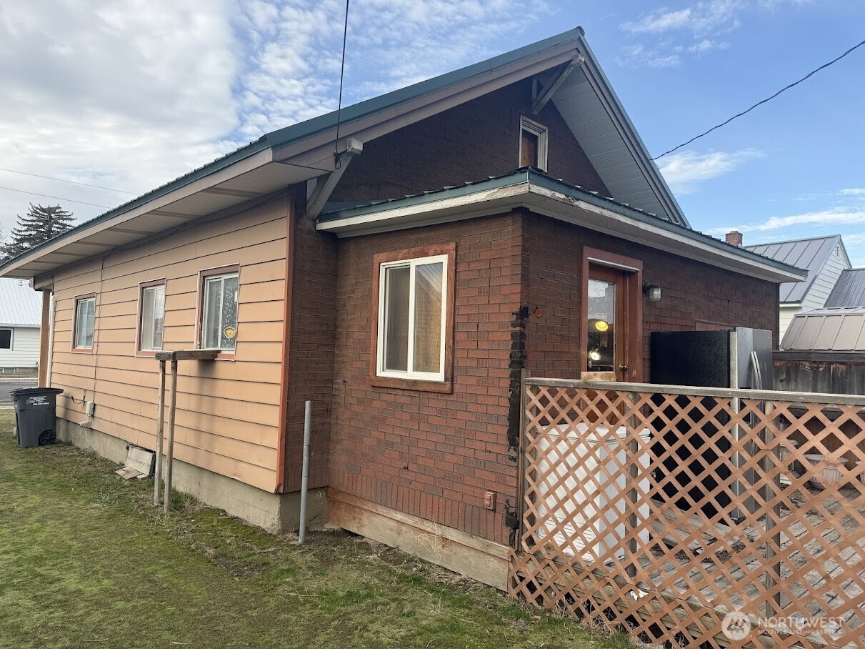 411 S Divisioon Street , Odessa, WA 99159