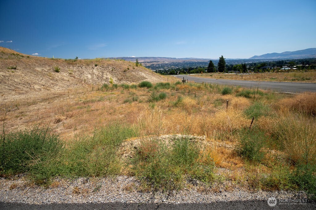 0 Lot 5 Ridgefield Way , Wenatchee, WA 98801