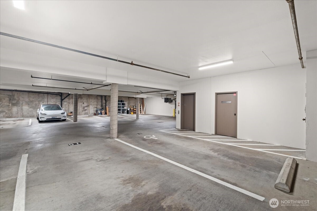 5225 50th Avenue NE #206, Seattle, WA 98105