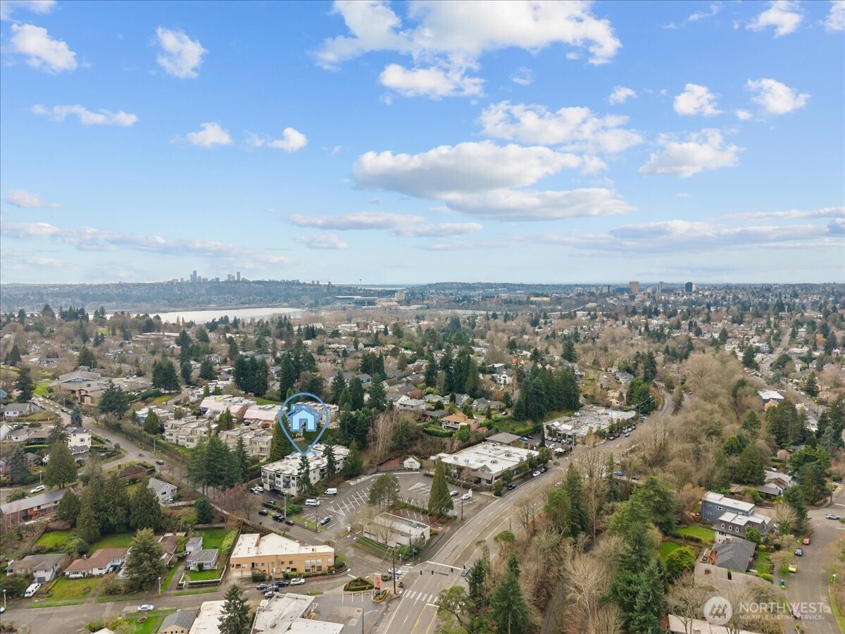 5225 50th Avenue NE #206, Seattle, WA 98105