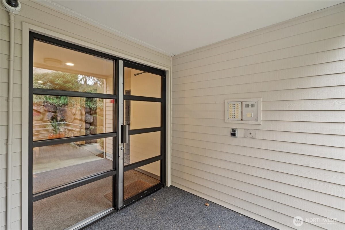 5225 50th Avenue NE #206, Seattle, WA 98105