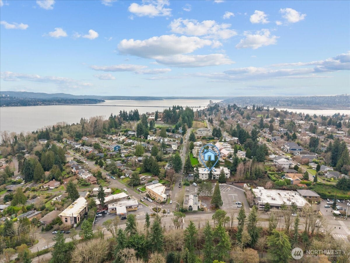 5225 50th Avenue NE #206, Seattle, WA 98105