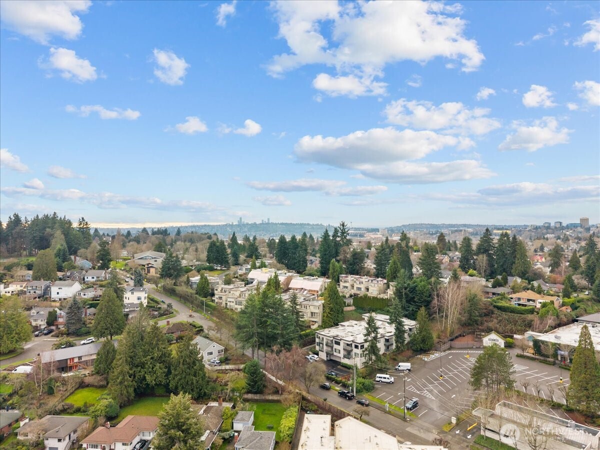 5225 50th Avenue NE #206, Seattle, WA 98105