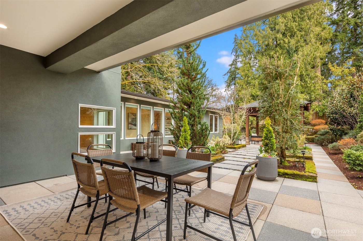 1610 10th Street W, Kirkland, WA 98033