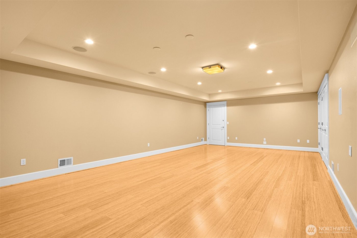 1610 10th Street W, Kirkland, WA 98033