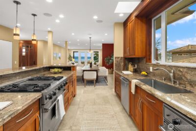 1610 10th Street W, Kirkland, WA 98033 - Photo 10