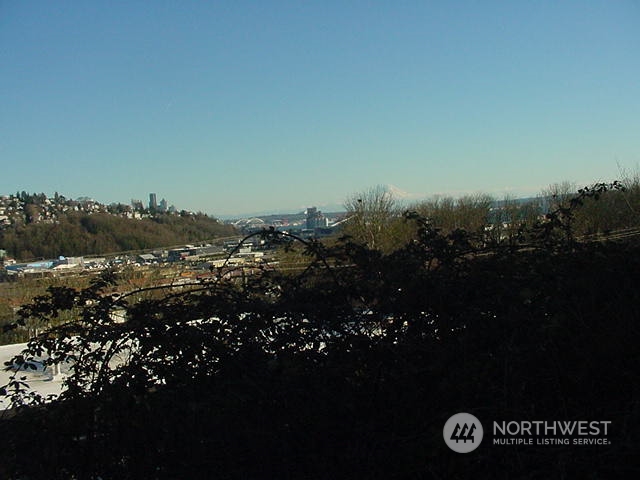 2308 W Smith Street , Seattle, WA 98199