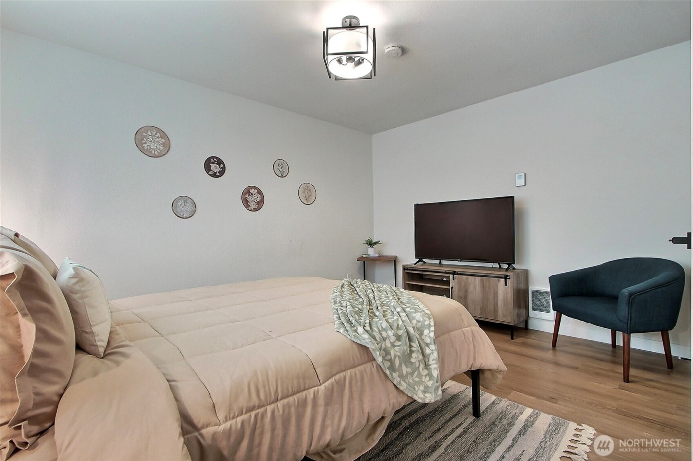 6903 S Cheyenne Street , Tacoma, WA 98409