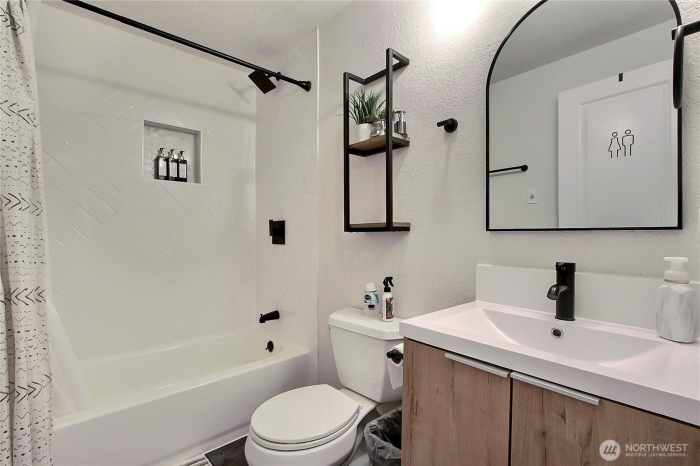 6903 S Cheyenne Street , Tacoma, WA 98409