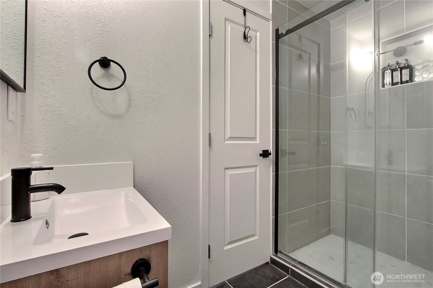 6903 S Cheyenne Street , Tacoma, WA 98409