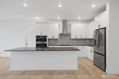 20464 Myrtle Place E, Bonney Lake, WA 98391 - Photo 2