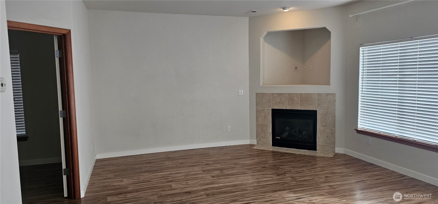 9131 Thea Rose Drive SE, Yelm, WA 98597