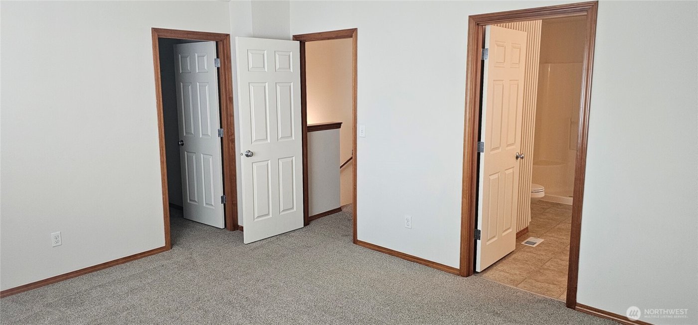 9131 Thea Rose Drive SE, Yelm, WA 98597