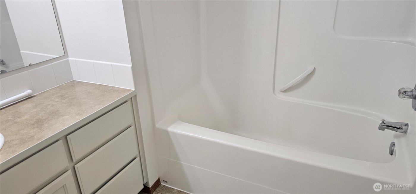 9131 Thea Rose Drive SE, Yelm, WA 98597