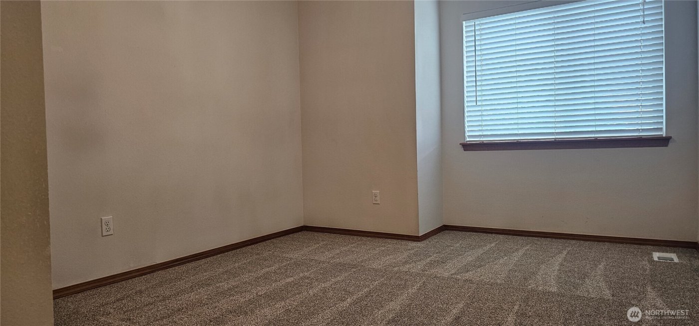 9131 Thea Rose Drive SE, Yelm, WA 98597