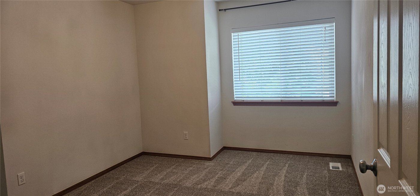 9131 Thea Rose Drive SE, Yelm, WA 98597