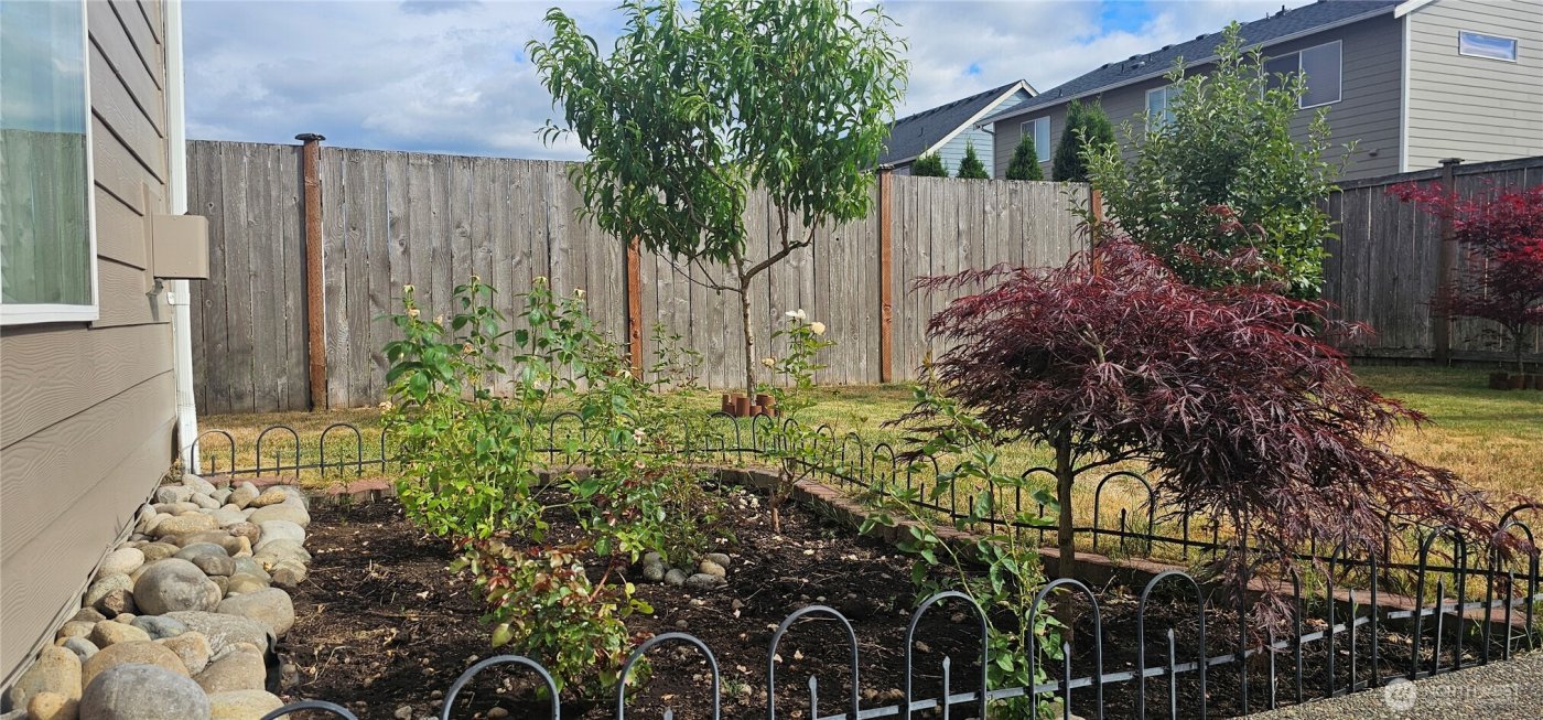 9131 Thea Rose Drive SE, Yelm, WA 98597