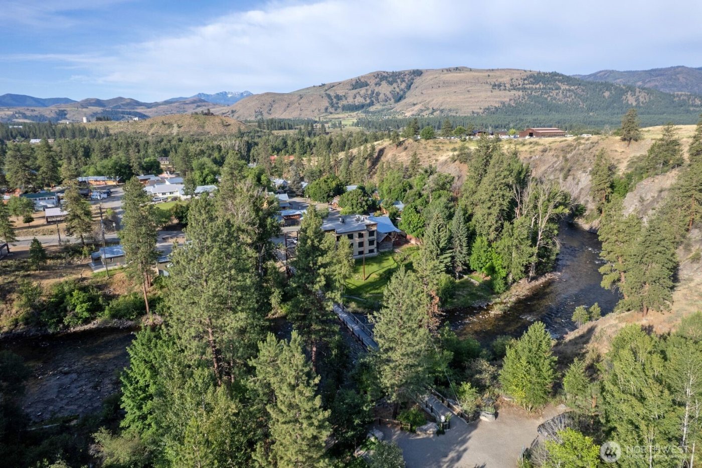 615 Pine Loop , Winthrop, WA 98862