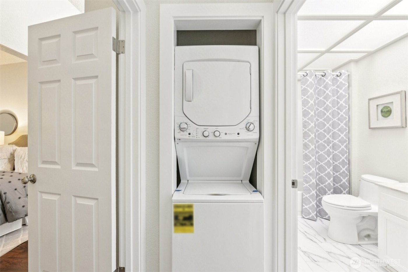 12567 35th Avenue NE #204, Seattle, WA 98125