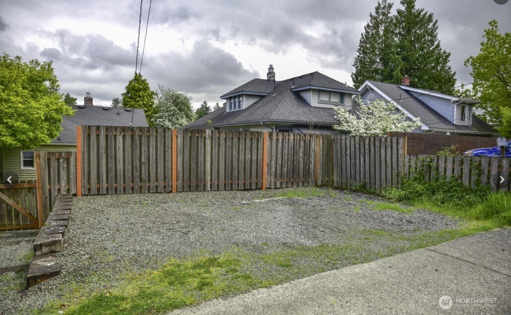 4823 40th Avenue SW #B&C, Seattle, WA 98116