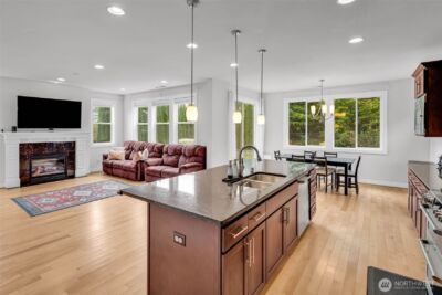1705 NE Falls Dr , Issaquah, WA 98029-7822 - Photo 12