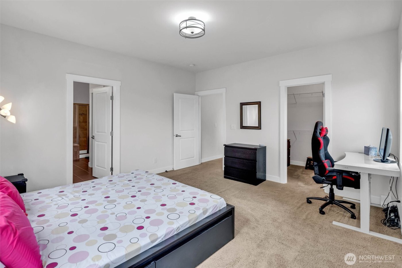 1705 NE Falls Dr , Issaquah, WA 98029-7822