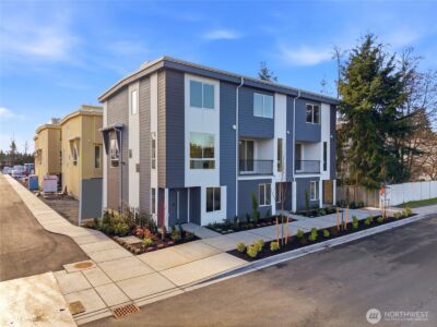 222 124th Street SW #D2, Everett, WA 98204 - Photo 2