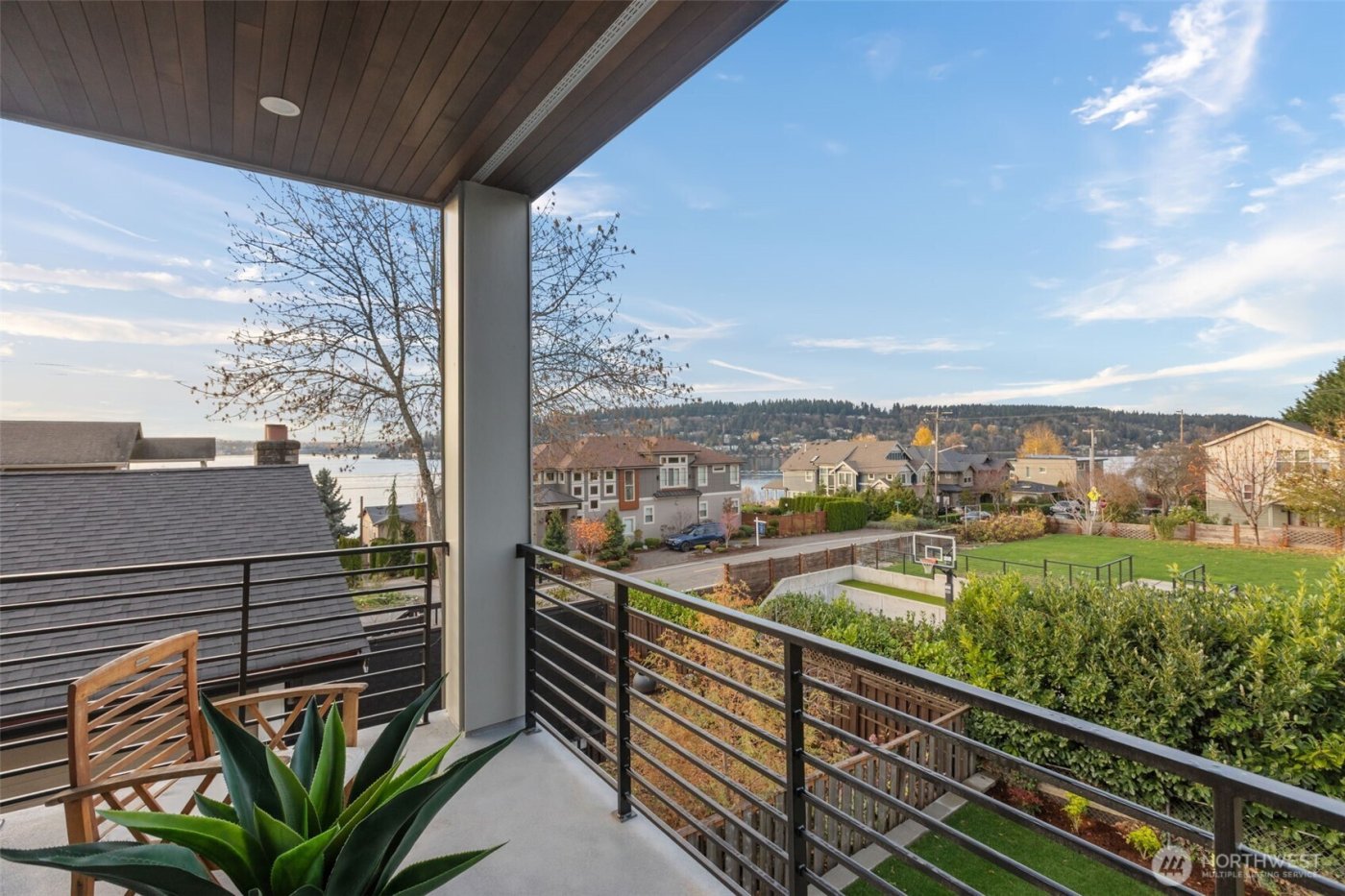 904 N 33rd Place , Renton, WA 98056