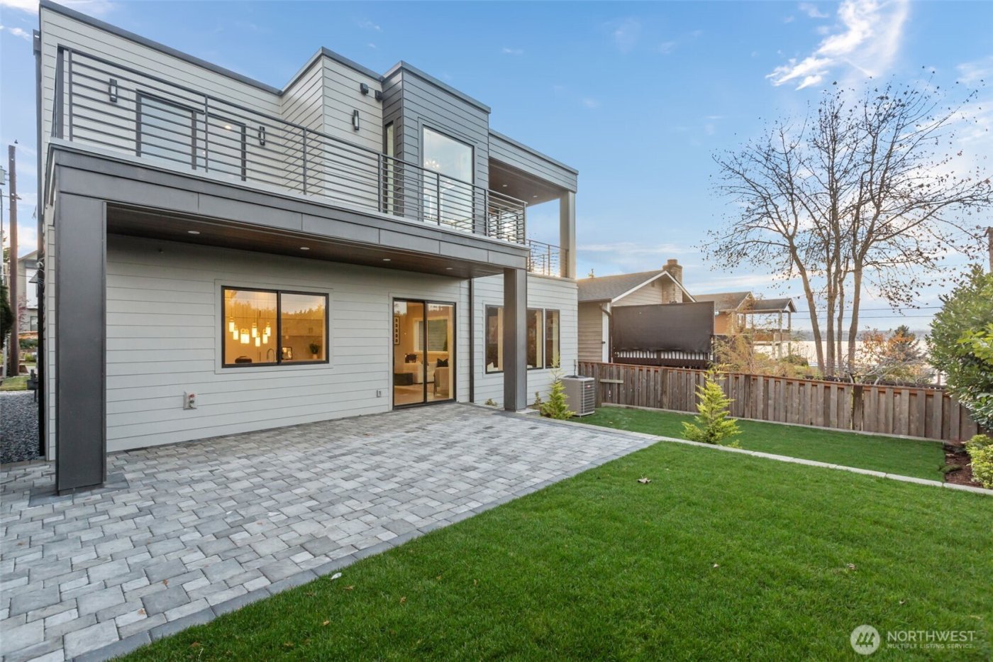 904 N 33rd Place , Renton, WA 98056