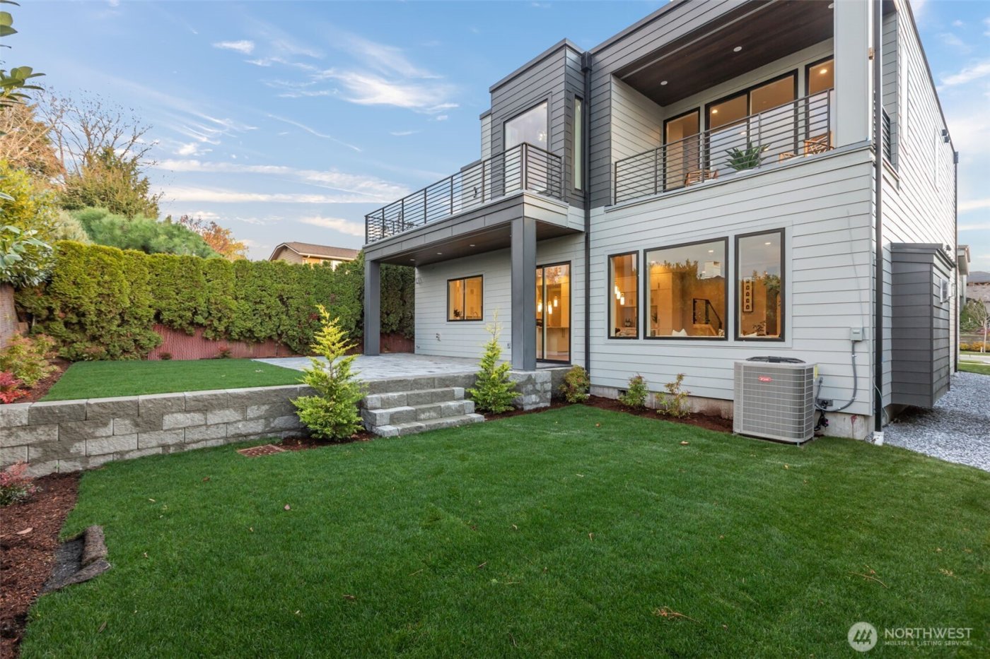 904 N 33rd Place , Renton, WA 98056