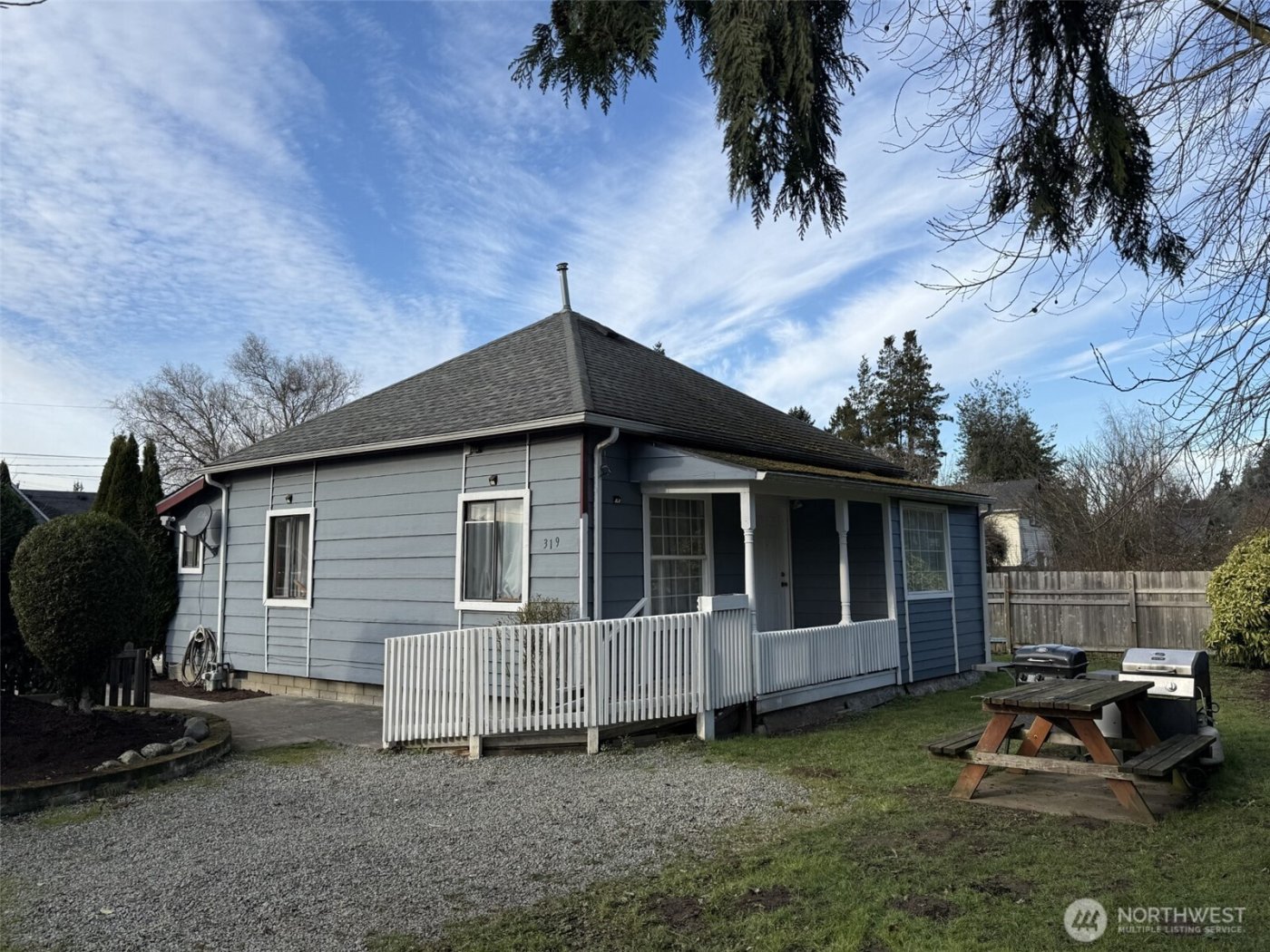 319 E Section Street , Mount Vernon, WA 98273