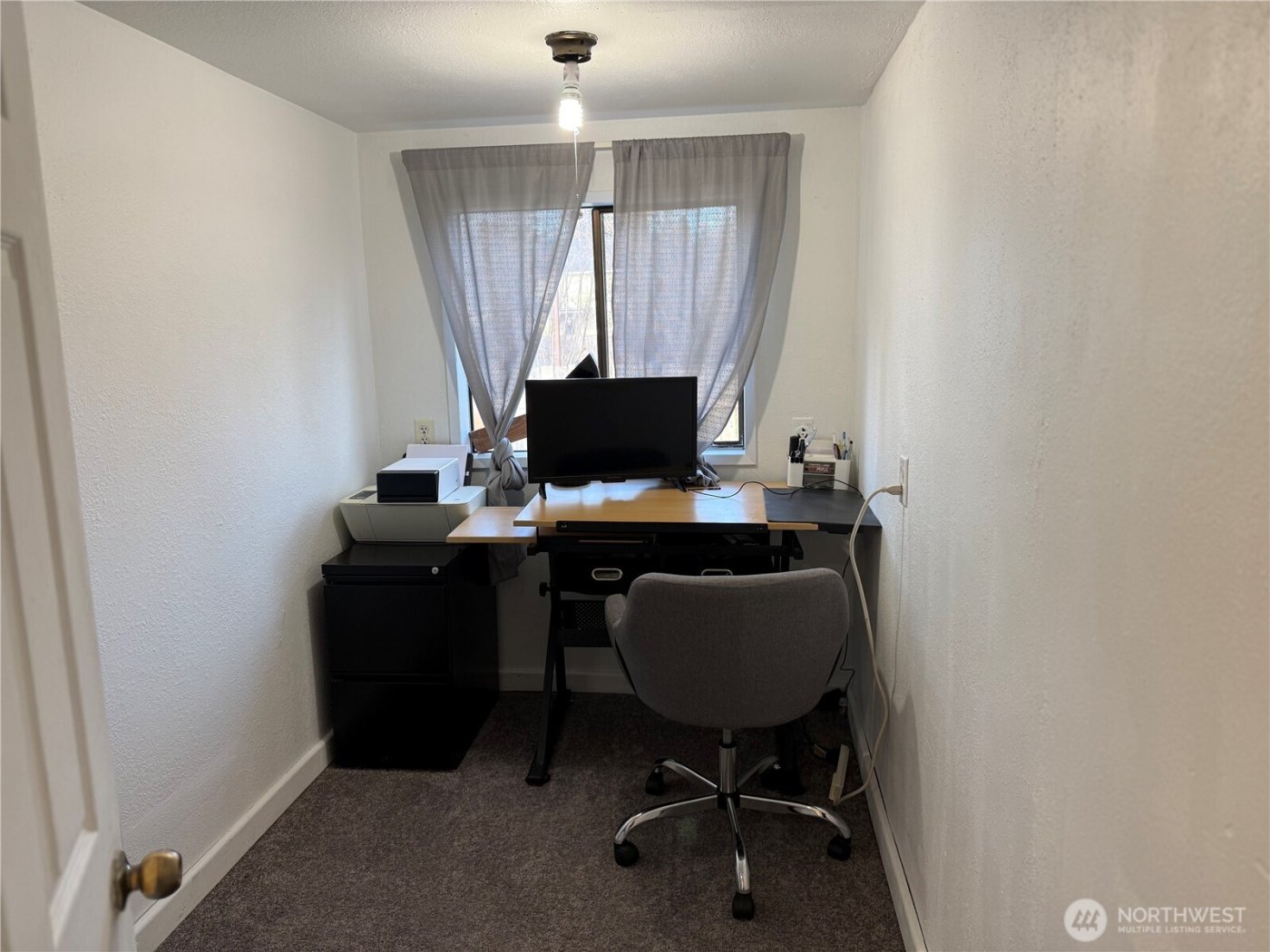 319 E Section Street , Mount Vernon, WA 98273