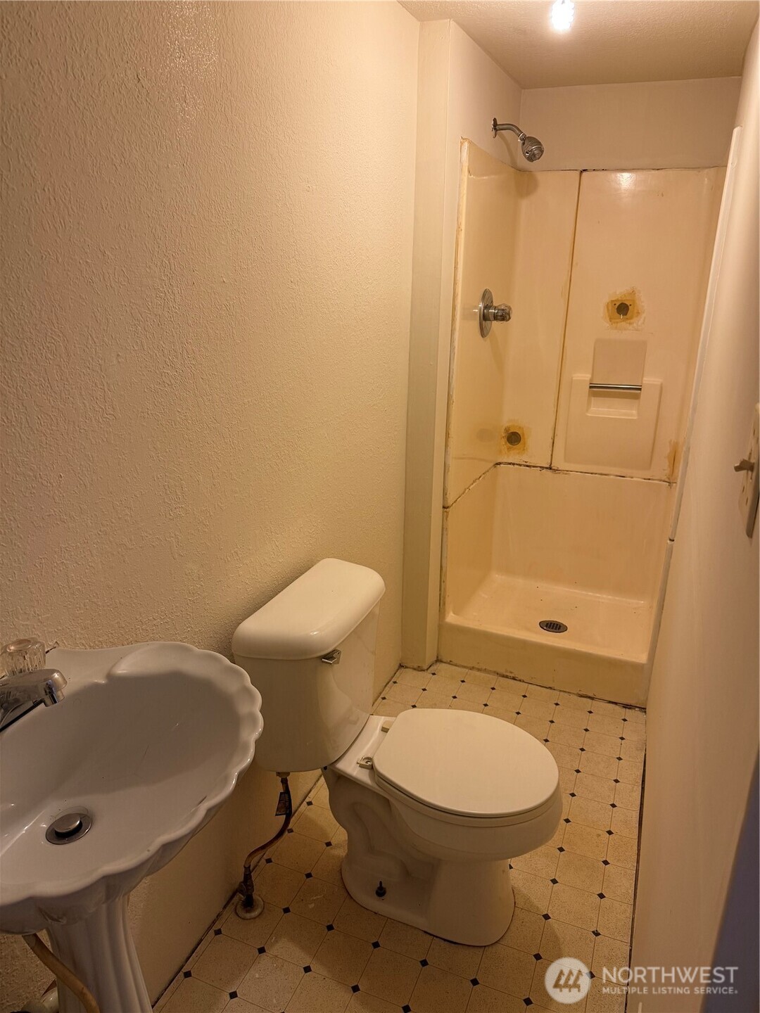 319 E Section Street , Mount Vernon, WA 98273