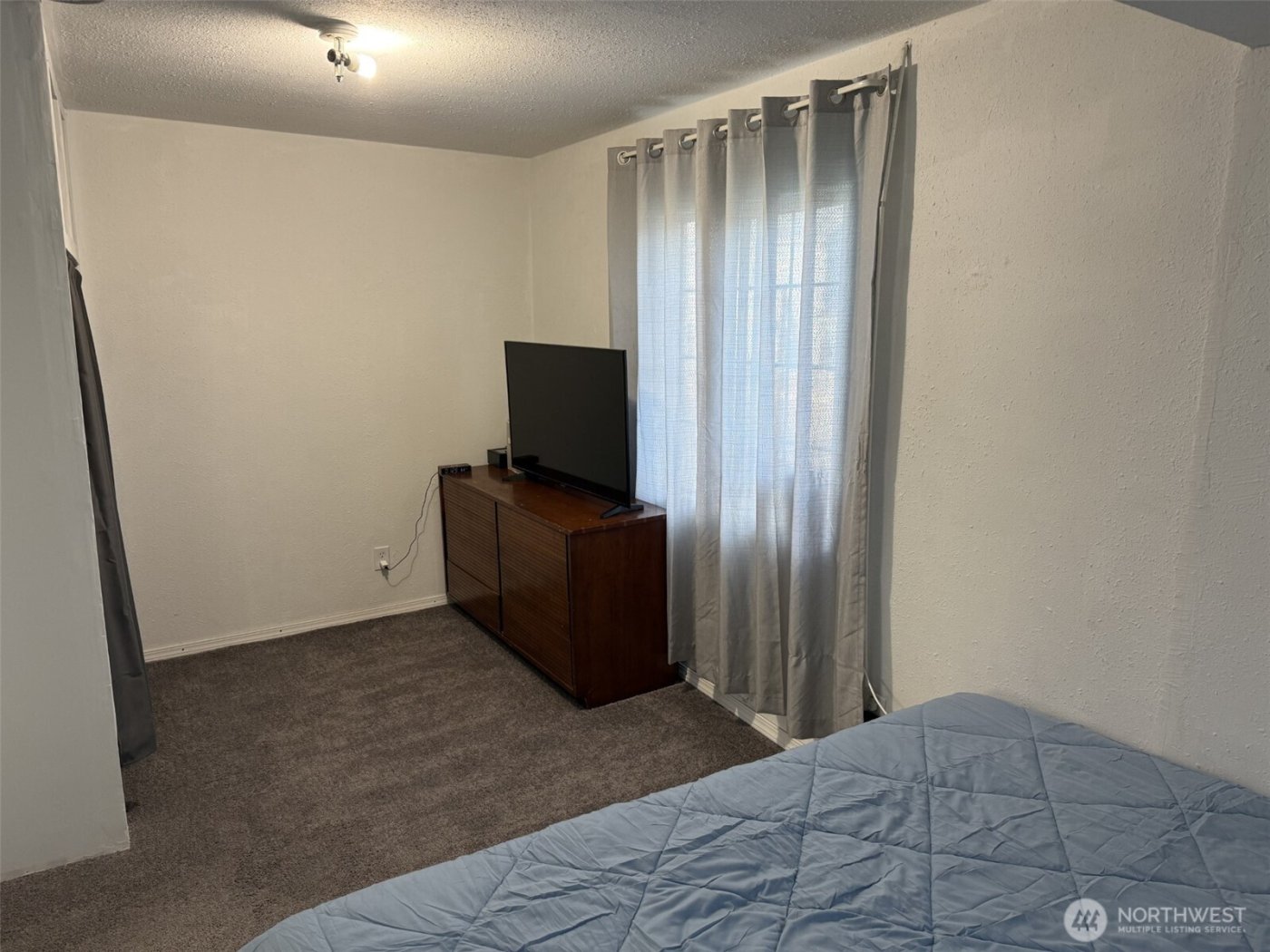 319 E Section Street , Mount Vernon, WA 98273